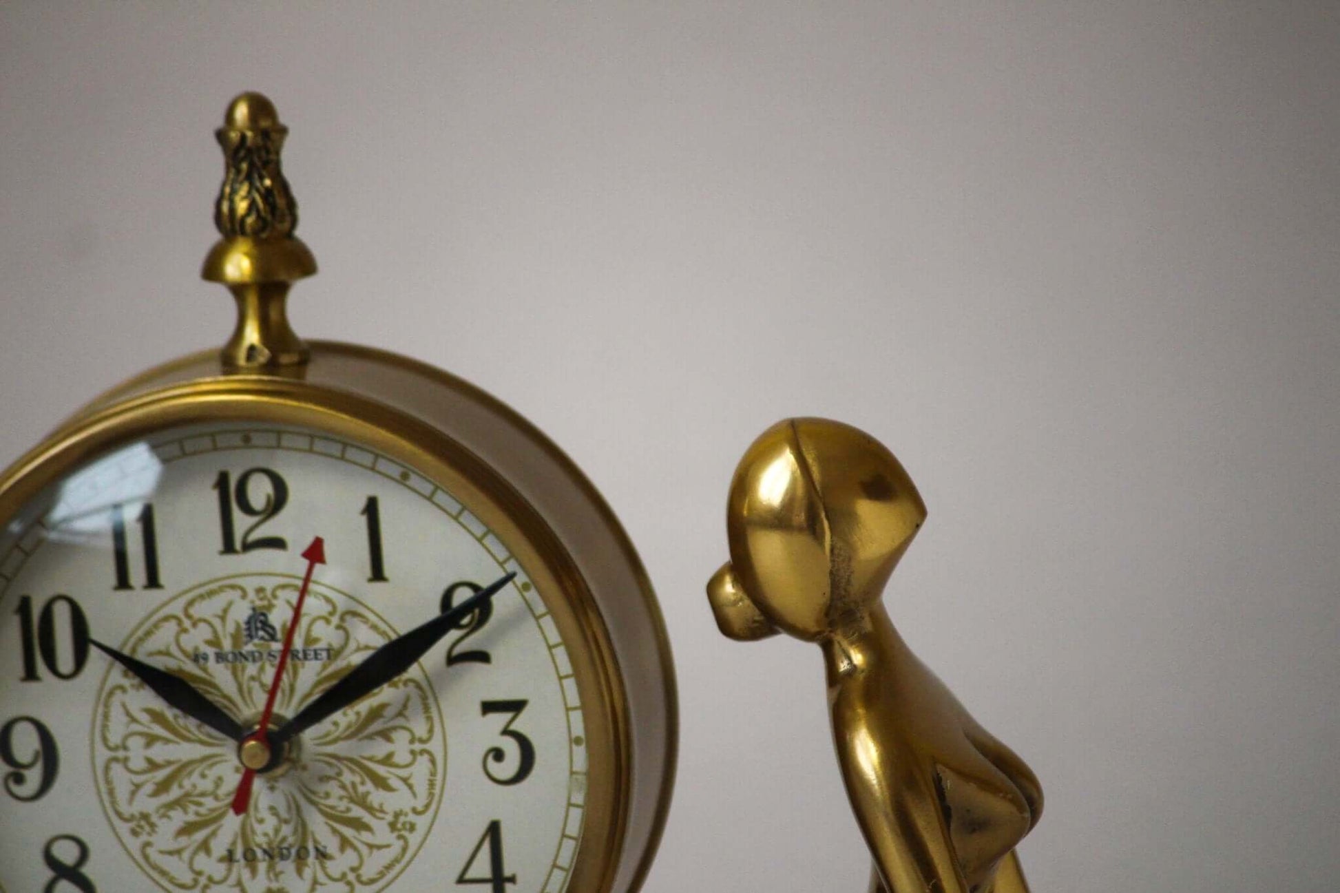 Lady Yoga - Inspired Table Clock - The Rookh