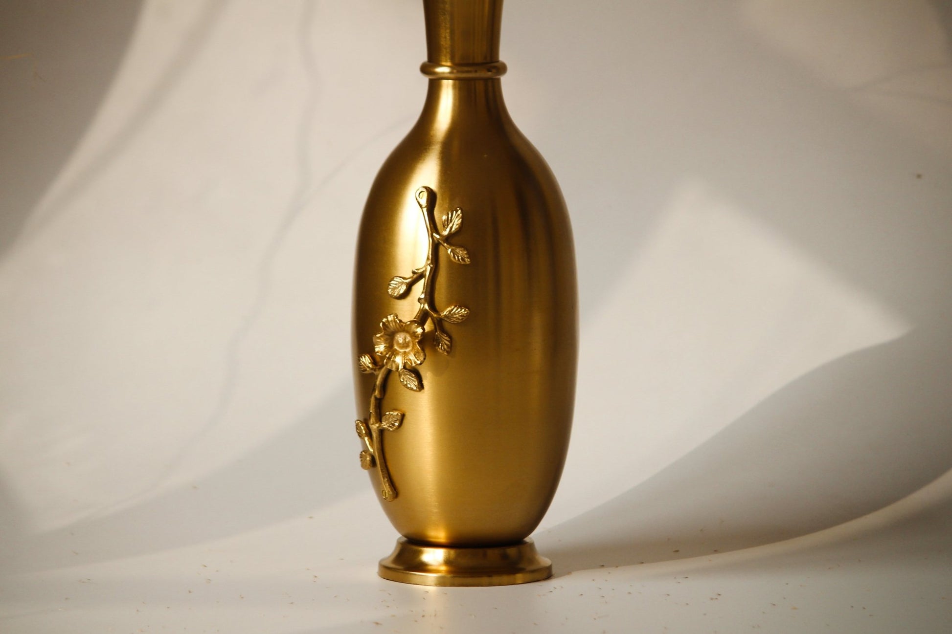 Luxury in Bloom Glossy Gold Flower Vase - The Rookh